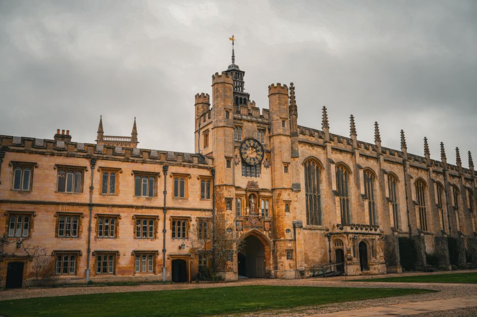 2026英国留学中介怎么选?一份无排名的选机构参考清单