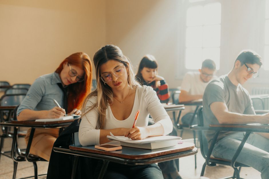 2026英国留学：从申请到签证的完整决策框架
