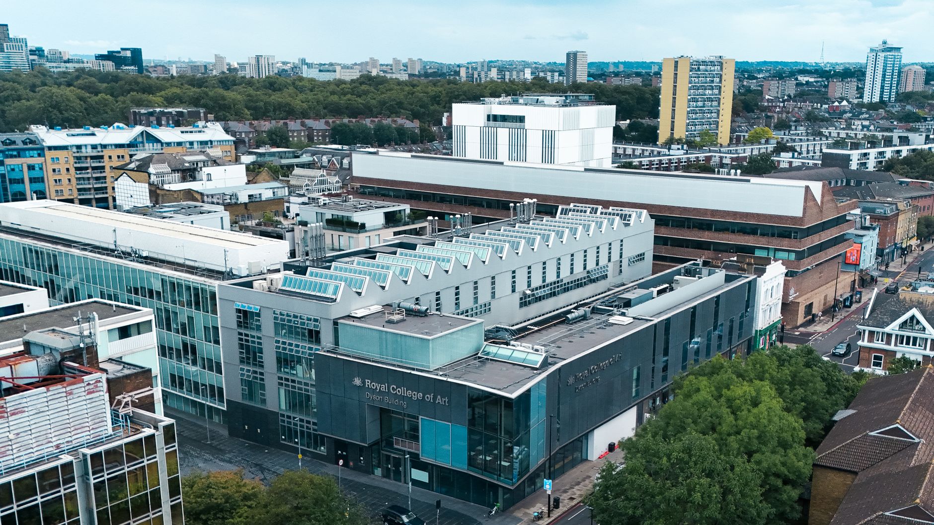 BPP大学所在的英国主要商业区学习环境与国际学生申请场景